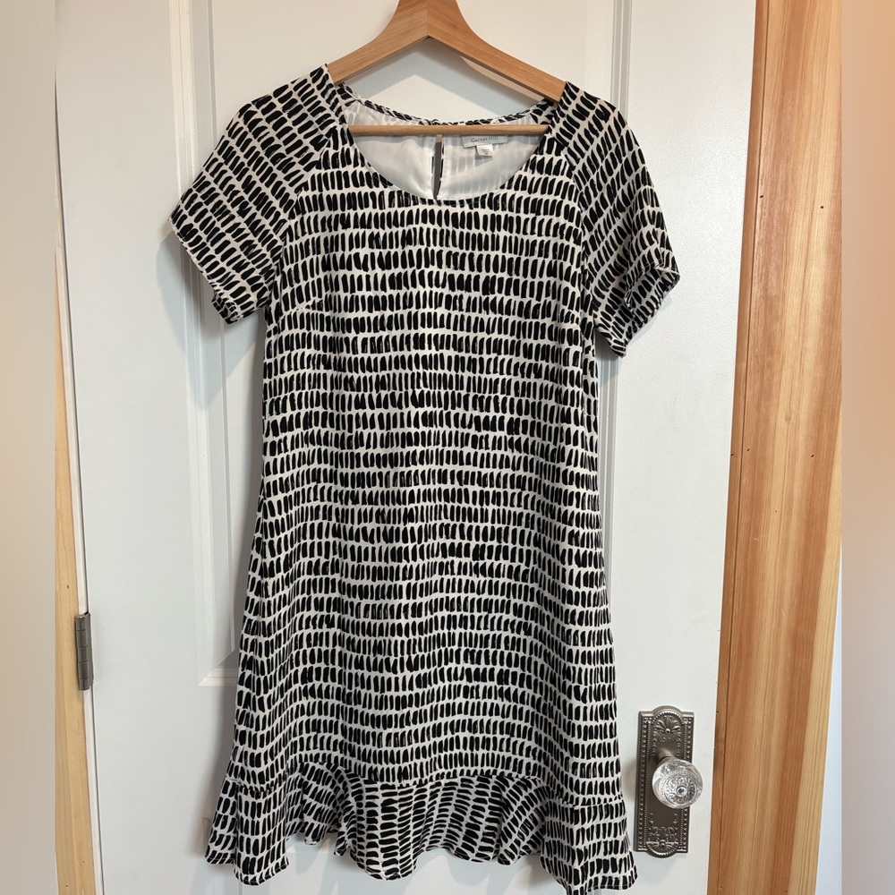 Garnet Hill Silk Black and White Paint Stripe Shift Dress Ruffle Hem Size S/04
